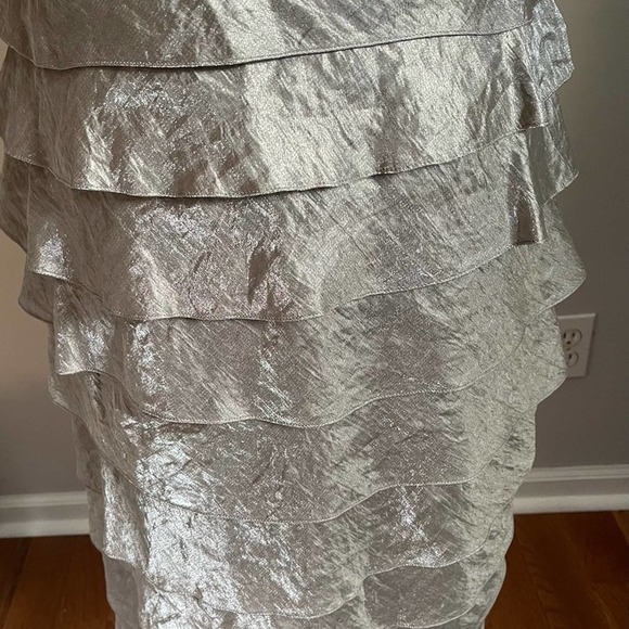 Adrianna Papell Occasions Size 14 Sage Green Ruffles Tan and Cream Color… - Picture 9 of 9